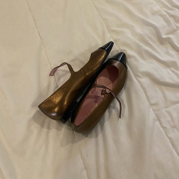 NEW PrettyBallerinas flats in gold/black - Picture 10 of 11